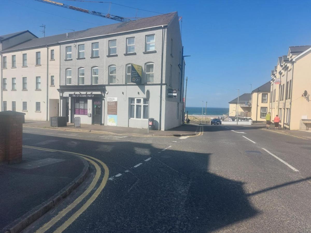 Marine Beach Escape Castlerock Beside Beach Golf Course And Pub Exterior foto