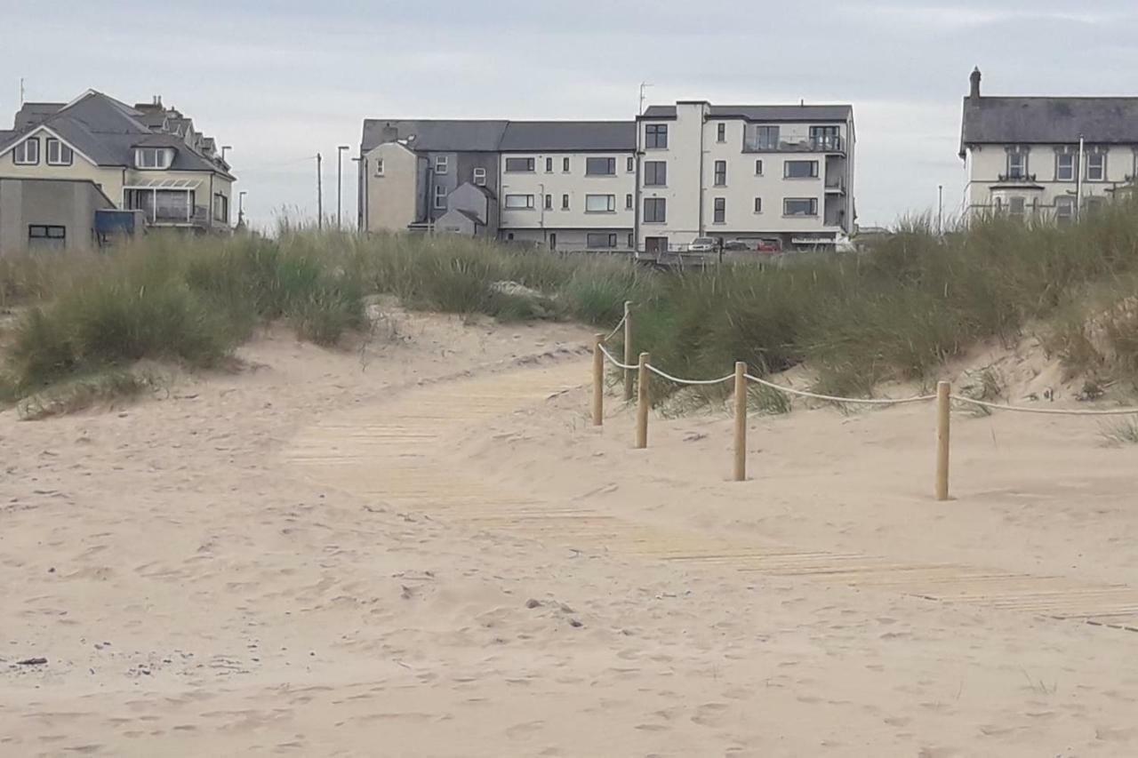 Marine Beach Escape Castlerock Beside Beach Golf Course And Pub Exterior foto
